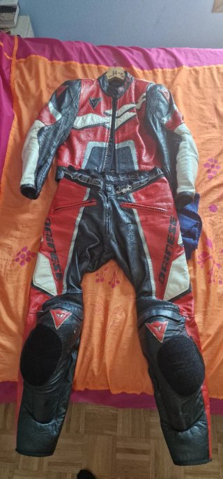 Mono Dainese Cuero Talla 46.sin caídas y poco uso