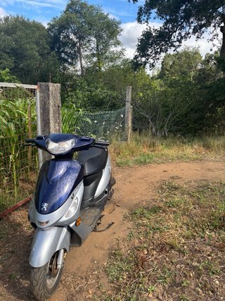 Peugeot V-Clic 2010 4t Scooter Automático