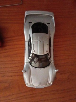 Coche de juguete Mercedes-Benz plateado