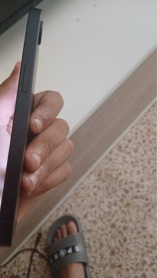 iPhone 16e negro