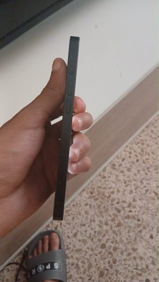 iPhone 16e negro