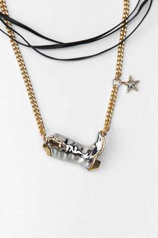 Collar doble Zara estilo vaquero