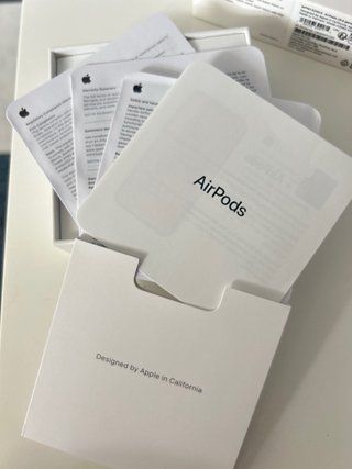 Airpods 3ª Gen con estuche de carga, caja y cable