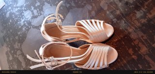 Zapatos de baile beige talla 39. Sin marca.