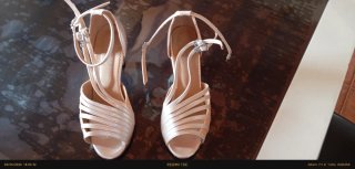 Zapatos de baile beige talla 39. Sin marca.