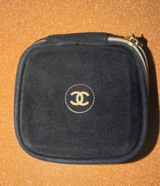 Estuche Chanel Rojo con Espejo