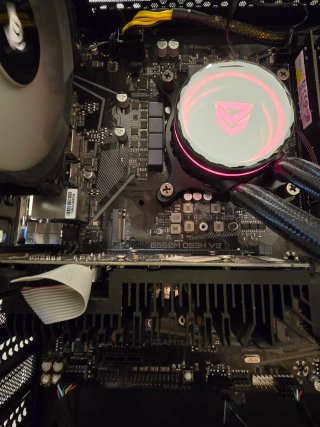 I3 10100f,32gb ram,240ssd,500hdd,liquida 360mm.