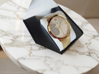 Reloj  Mujer Dorado y Blanco
