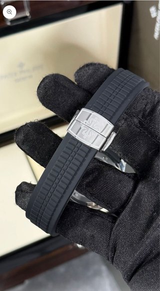 Reloj Negro y Plateado