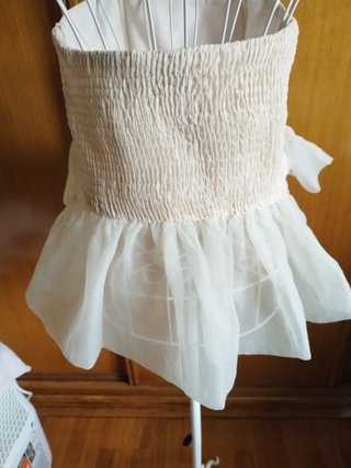 Top organza flor 3D, recién sacado de tintorería