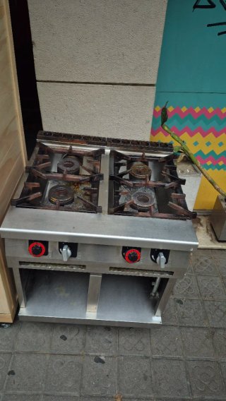Cocina industrial 4 fuegos