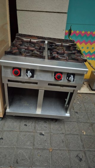 Cocina industrial 4 fuegos