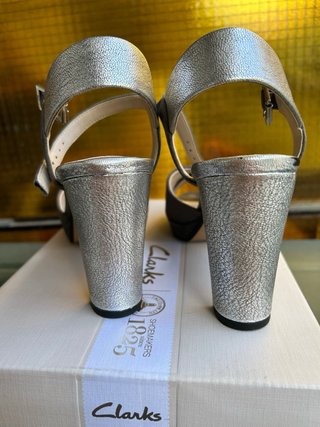 Clarks Zapatos de Tacón Piel Gris y Plata