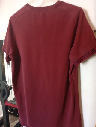Camiseta Bershka Roja