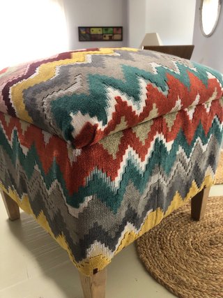 Puf pie de cama estampado