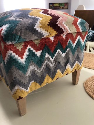 Puf pie de cama estampado