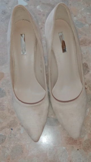 Zapatos clásicos beige talla 38