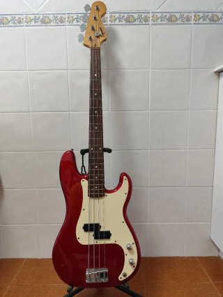 Pack Bajo Squier Rojo y Ampli Ashdown 180