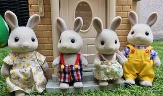 Conejo Sylvanian Families Colita de Algodón