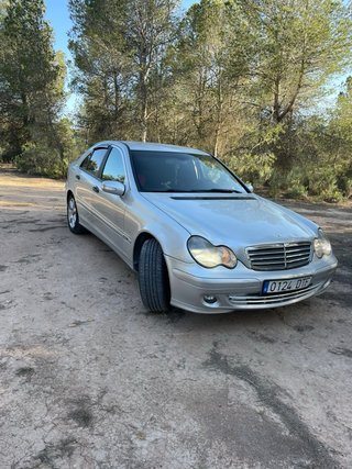 Mercedes-Benz Clase C 2005
