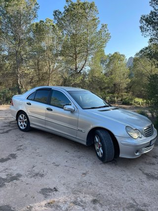 Mercedes-Benz Clase C 2005