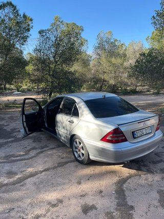 Mercedes-Benz Clase C 2005