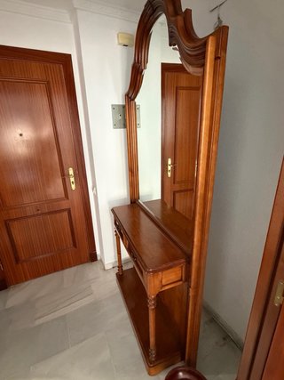 Mueble de entrada con espejo
