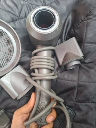 Secador Dyson Gris y Rosa con Accesorios