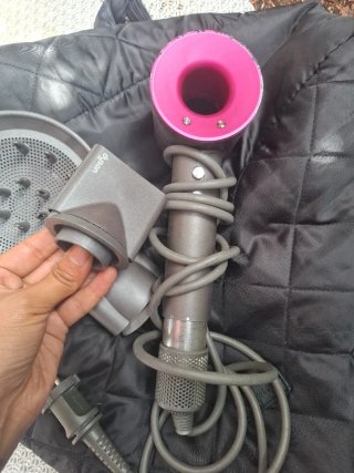 Secador Dyson Gris y Rosa con Accesorios