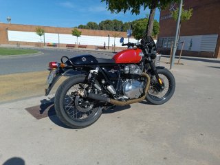 Royal Enfield Interceptor 650 Negra/Roja
