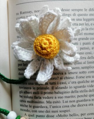 Segnalibro Margherita all'uncinetto