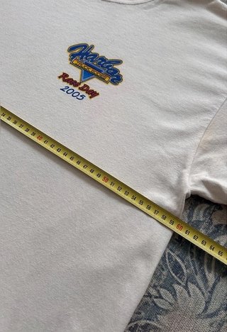 Vintage graphic print Tee 2005 Y2K