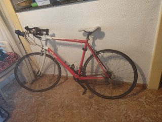 Bicicleta de carretera Btwin Roja