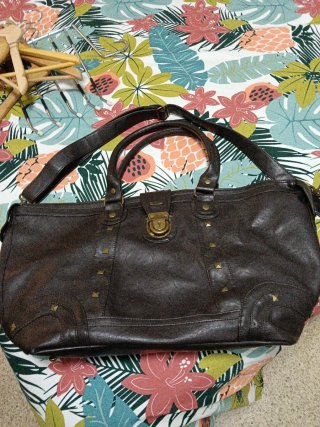 Bolso de piel marrón