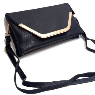Bolso bandolera negro con detalles dorados