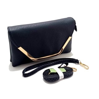 Bolso bandolera negro con detalles dorados