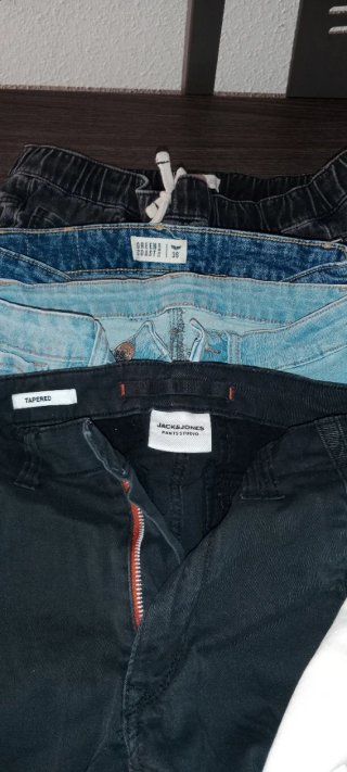 Lote Ropa Negra ZEEMAN Talla 170/176