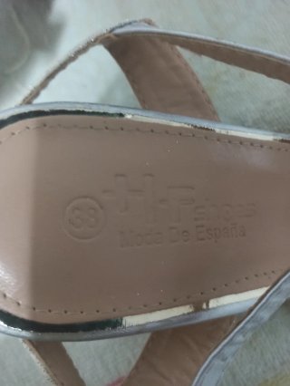 Zapatos plateados de fiesta con tiras