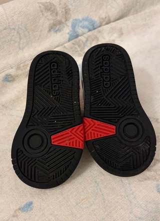 Scarpe Adidas Bambino Taglia 22