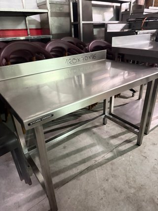 Mesa Acero Inox 120x70x85 en buen estado