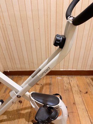 Bicicleta Estática Compacta