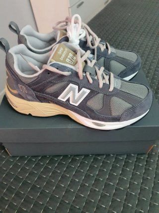 New Balance 878 beige/gris
