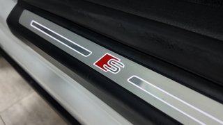 AUDI Q8 55 TFSIe S Line Plus quattro tip