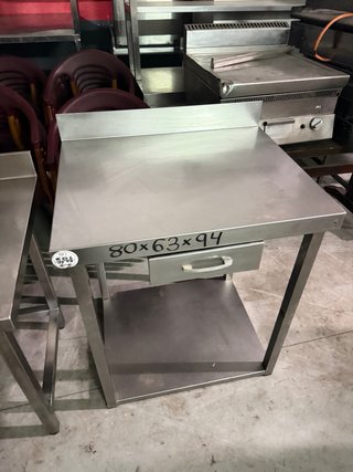 Mesa de acero inoxidable 80x63x94 buen estado