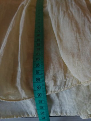 Lote falda amarilla y pantalón azul.