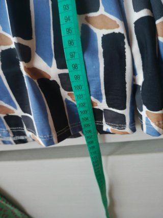 Lote falda amarilla y pantalón azul.