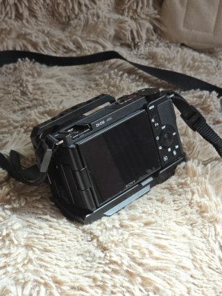 Sony ZV-E10 + Objetivo 16-50mm - (Negociable)