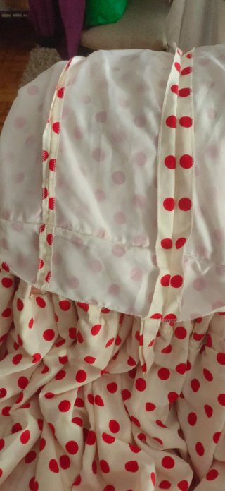 Bata Rociera Lunares Rojos