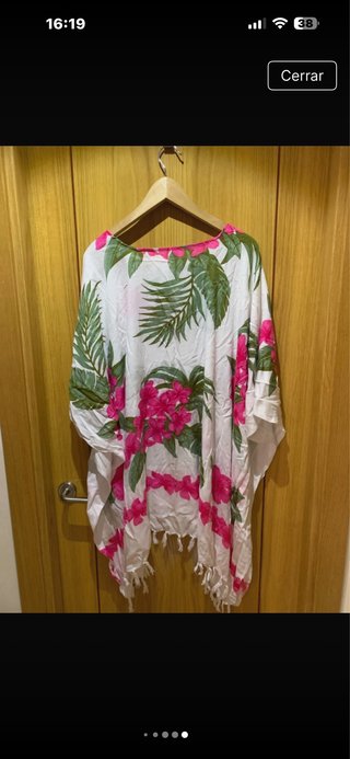 Poncho Verano Flores Rosas