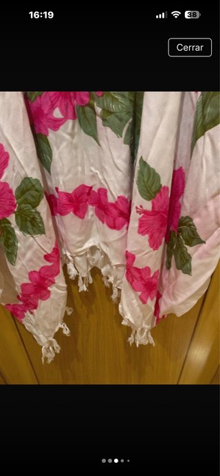 Poncho Verano Flores Rosas